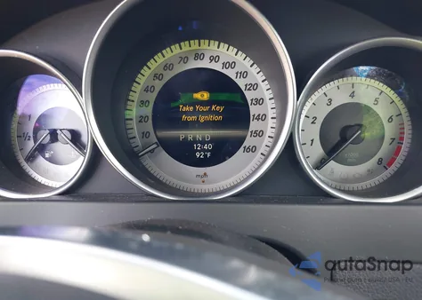 2013 Mercedes-Benz C 250 Sport z USA, uszkodzony, nr VIN WDDGF4HB6DR262428